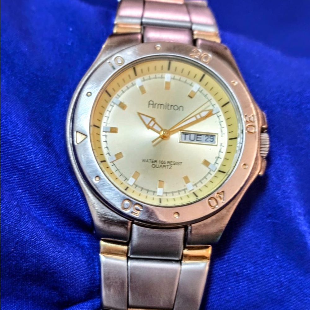 Armitron Vintage Day Date 2 Tone Classic Mens Watch